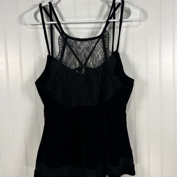 Tops - Grunge, whimsical goth, Y2K, boho,90s
Free people "Ellie" Velvet Dual Lace Cam